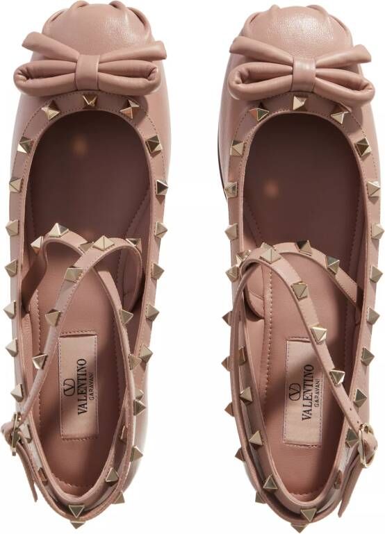 Valentino Garavani Loafers Ballerina Rockstud in beige