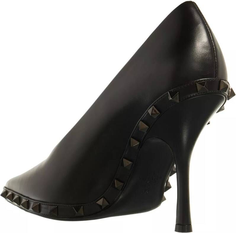 Valentino Garavani Pumps & high heels Studded Pumps in zwart