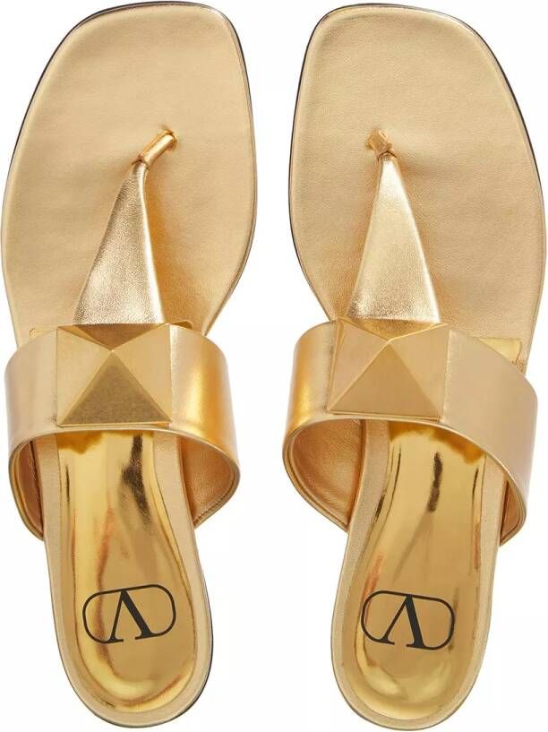 Valentino Garavani Sandalen Leather Sandals in goud
