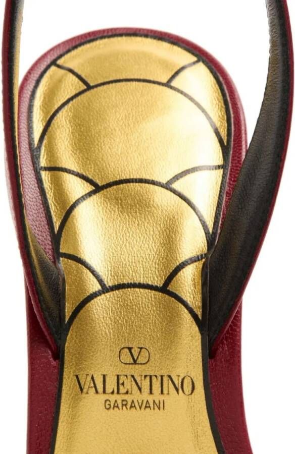 Valentino Garavani Sandalen Red Leather Sandals With V Logo And Ankle Strap in rood