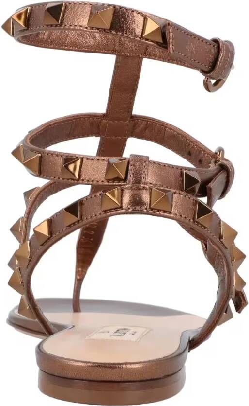 Valentino Garavani Sandalen Rockstud Open Toe Sandals Bronze in bruin