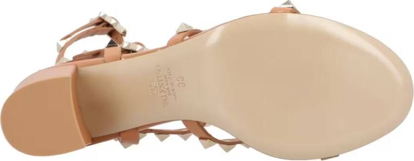 Valentino Garavani Sandalen Rockstud Sandals in bruin