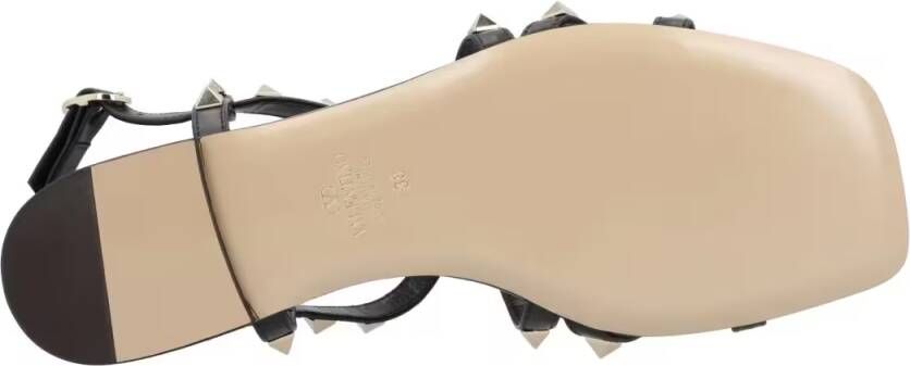 Valentino Garavani Sandalen Rockstud Sandals in zwart