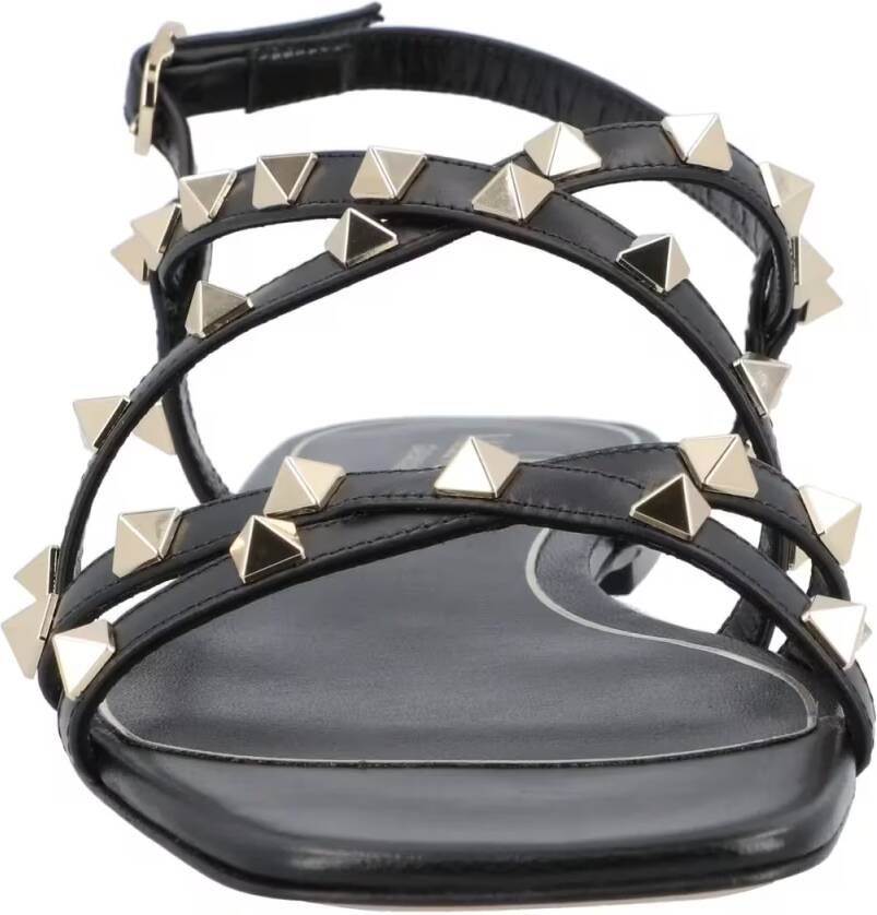 Valentino Garavani Sandalen Rockstud Sandals in zwart