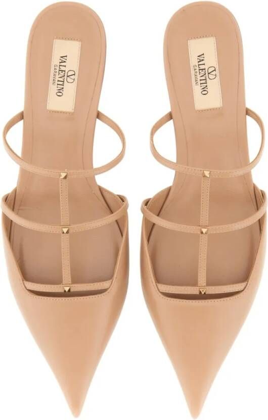 Valentino Garavani Sandalen Rockstud Wispy Mules in beige