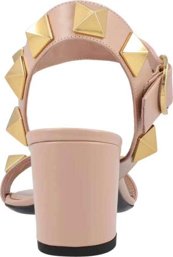 Valentino Garavani Sandalen Roman Stud Calfskin Sandal in beige