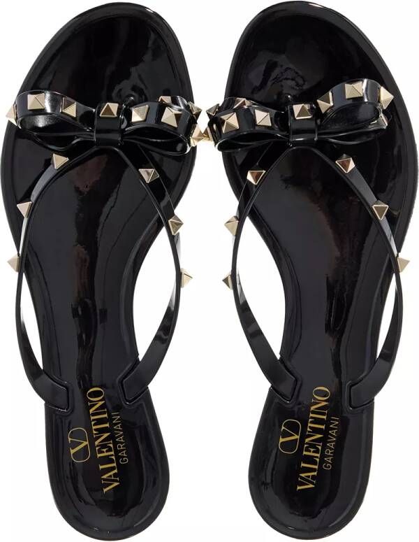 Valentino Garavani Sandalen Thong Summer Rockstud in zwart