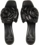 Valentino Garavani Slippers Atelier Flat Sandals Leather in zwart - Thumbnail 2