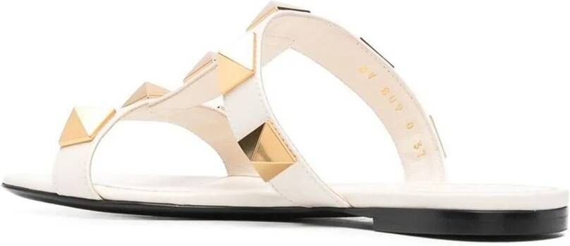 Valentino Garavani Slippers & Mules Roman Stud Slide Sandals in wit