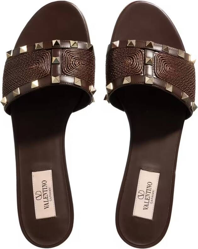 Valentino Garavani Slippers & Mules Slide Rockstud in bruin