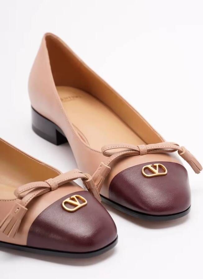 Valentino Garavani `Vg Valet Du Roi` Ballerinas in roze
