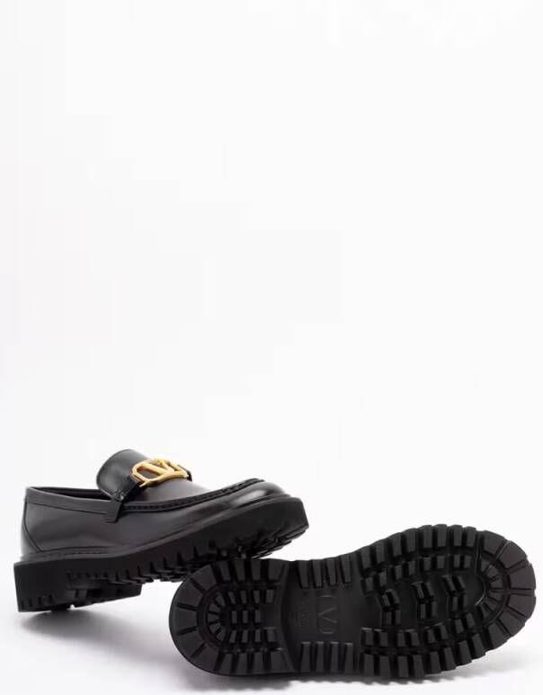 Valentino Garavani `Vlogo Signature` Loafers in zwart