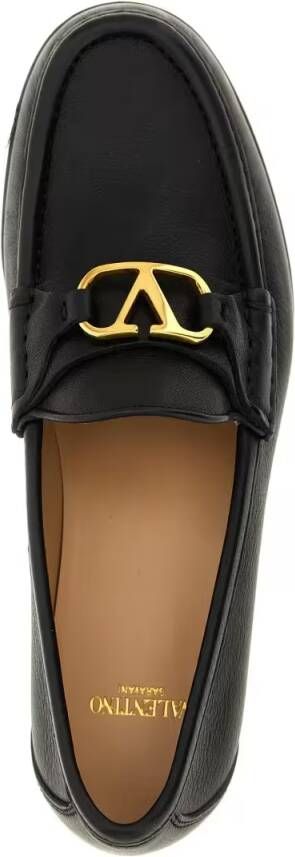 Valentino Garavani Vlogo Signature Loafers in zwart