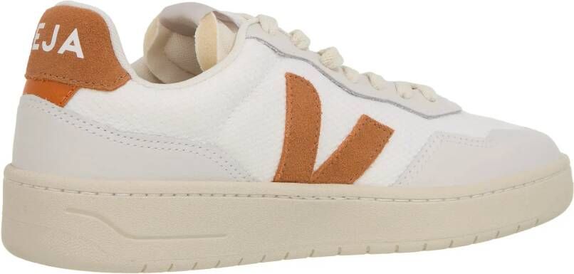 Veja Low-Top Sneakers V-90 in wit