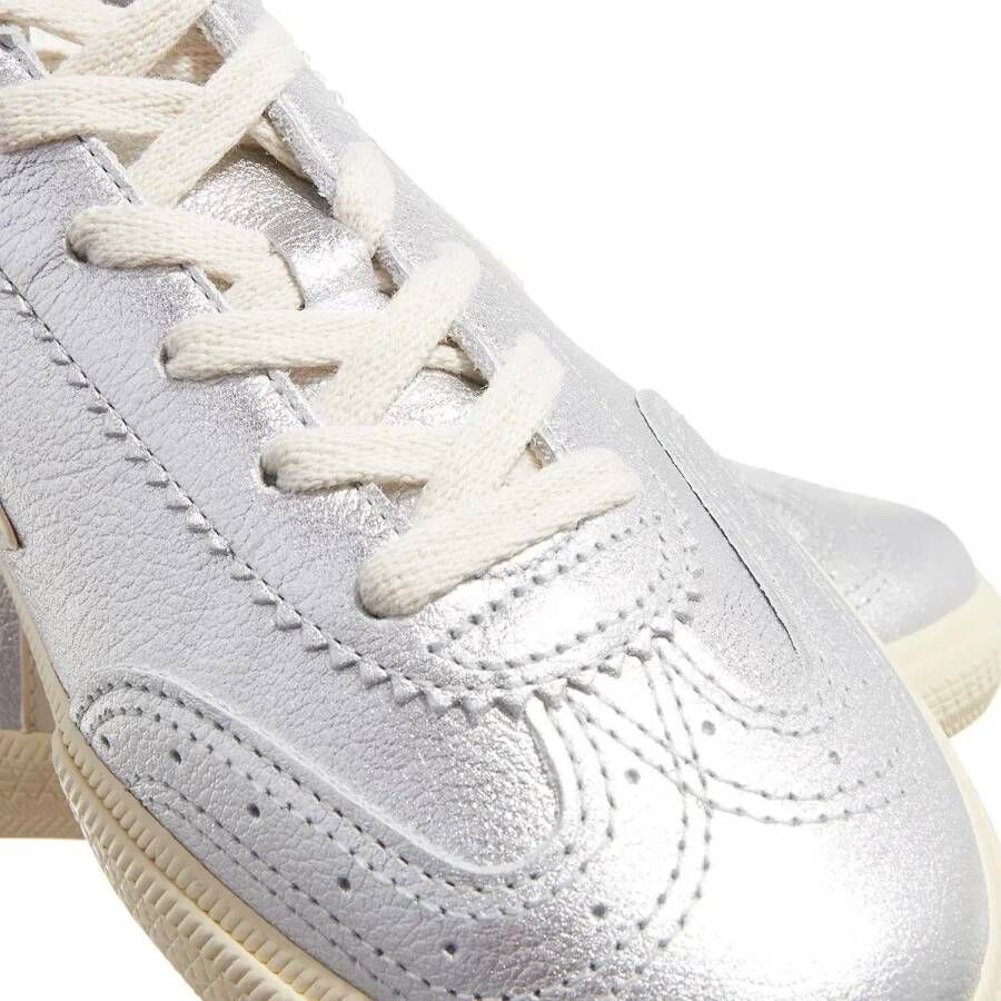 Veja Low-Top Sneakers Volley in zilver
