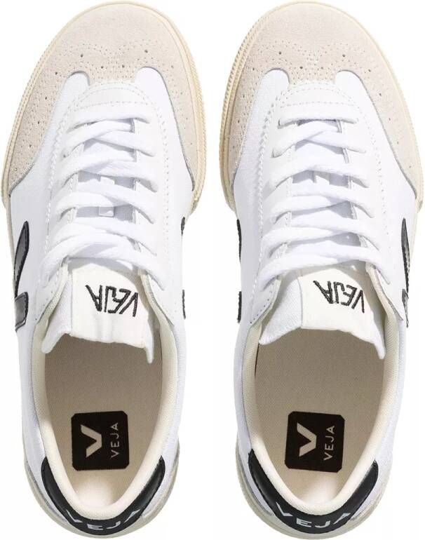 Veja Sneakers Volley in crème
