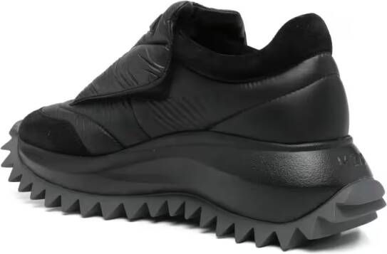 Vic Matié Low-Top Sneakers Black Wedge Sole Sneakers With Textured Upper in zwart