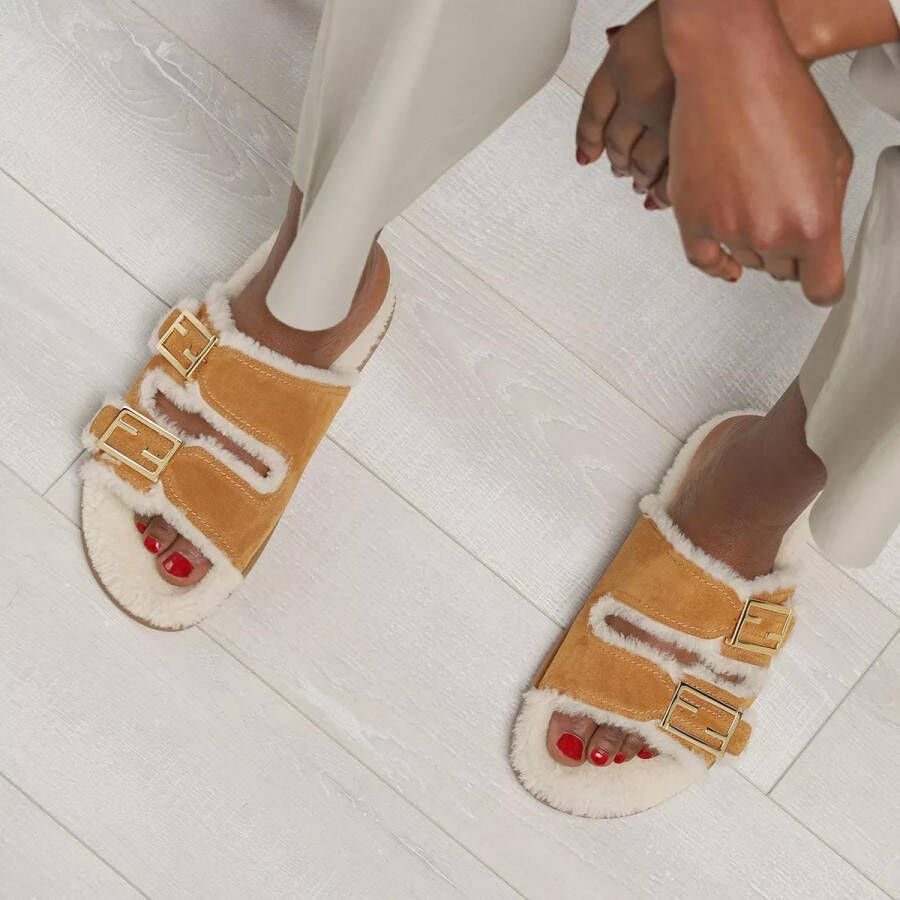 Fendi Sandalen Slide Sandals in beige