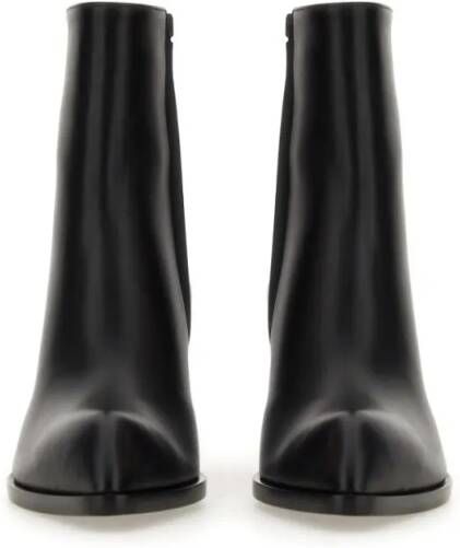 Gianvito Rossi Boots Smooth Leather Ankle Boots With Pointed Toe in zwart