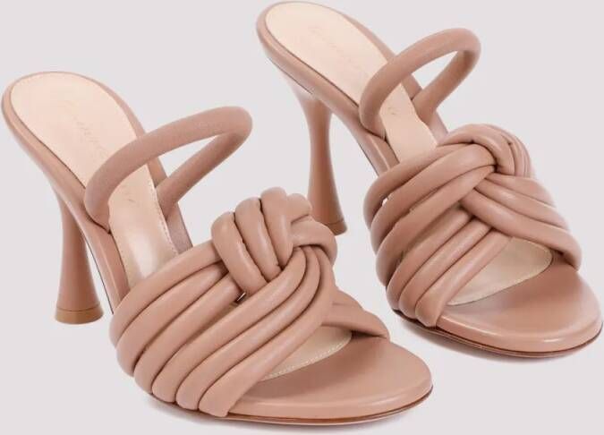 Gianvito Rossi Sandalen Praline Brown Nappa Leather Sandal in bruin