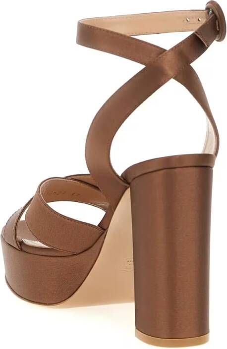 Gianvito Rossi Sandalen 'Sabrina' Sandals in bruin