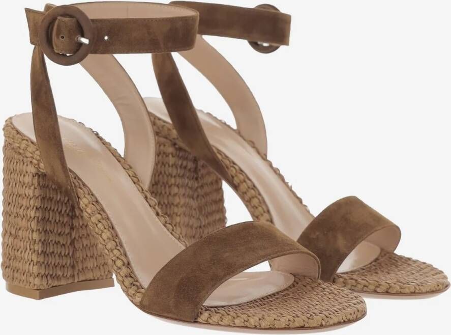 Gianvito Rossi Sandalen Suede And Raffia Sandals in bruin