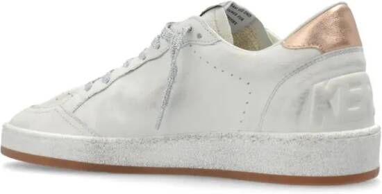 Golden Goose Low-Top Sneakers Ball Star Distressed Leather Sneakers in wit
