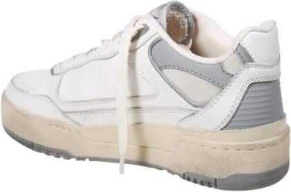 Golden Goose Low-Top Sneakers Leather Sneakers With Star Detail in wit