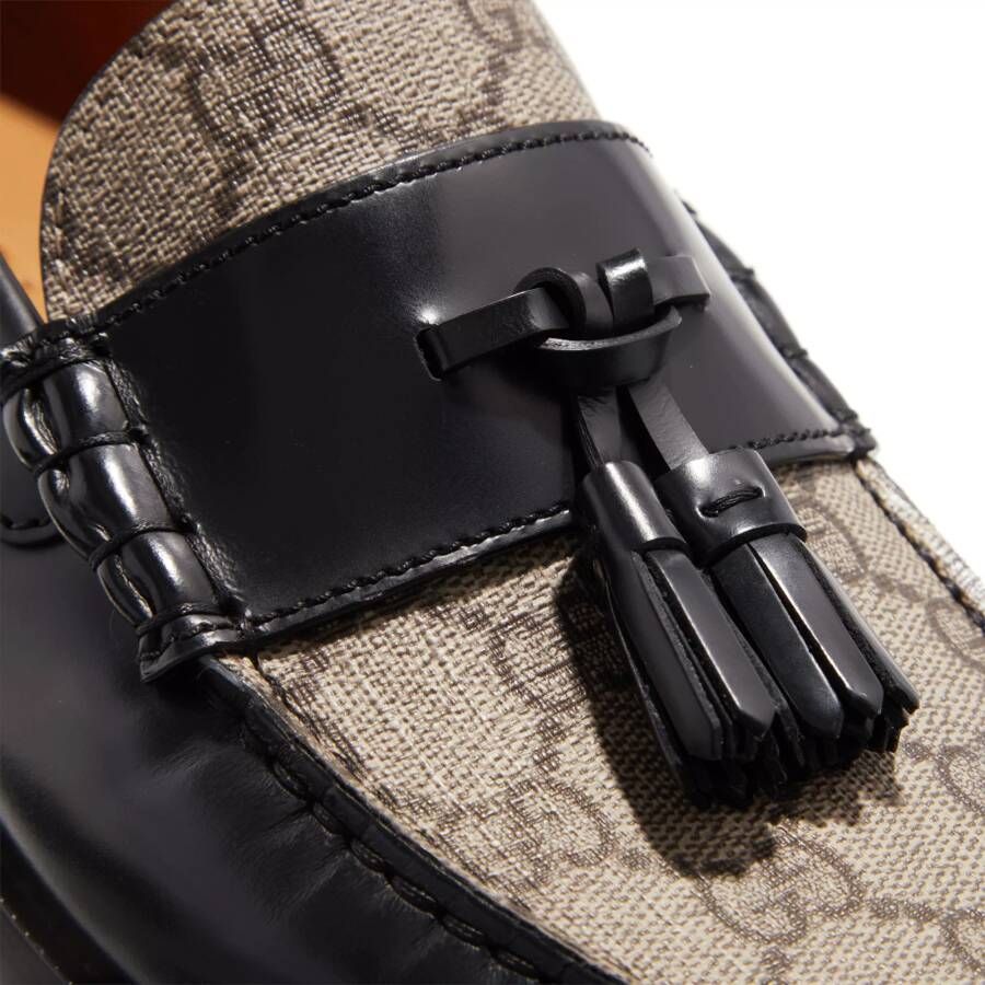 Gucci Loafers & ballerina schoenen Loafer With Tassel Trim in zwart