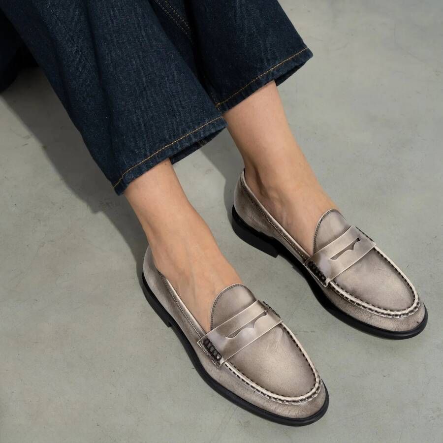 Isabel Bernard Low-Top Sneakers Vendôme Blandine Loafers in crème
