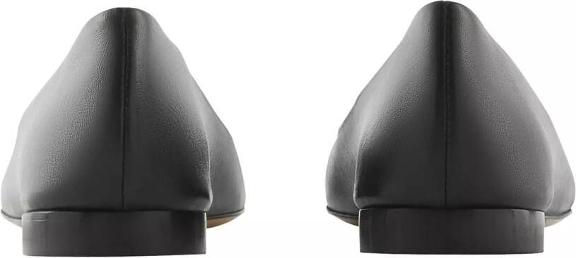 Isabel Bernard Slippers & Mules Vendôme Elita Calfskin Leather Ballerinas in zwart