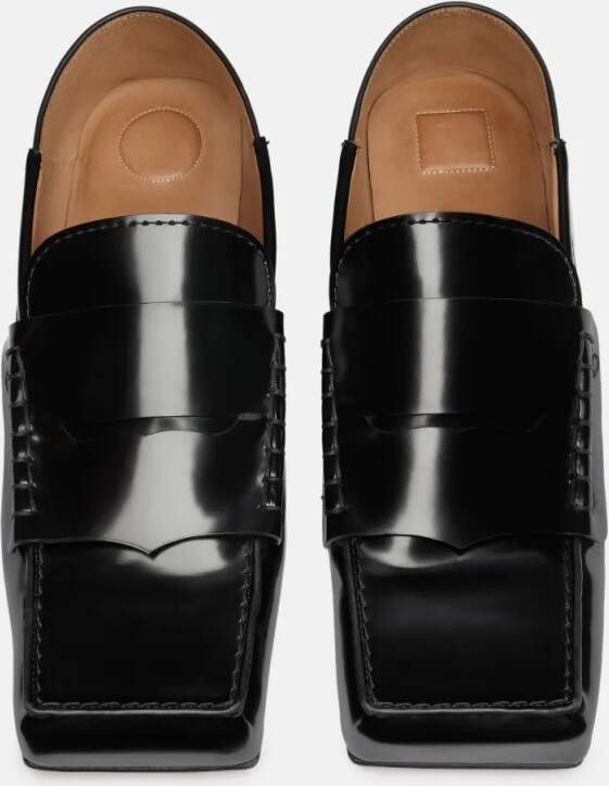 Jacquemus Les Mocassins Carre Leather Loafer in zwart