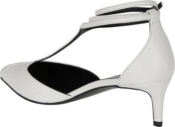 Khaite Hoge hakken White Leather Low Heel Sandal in wit