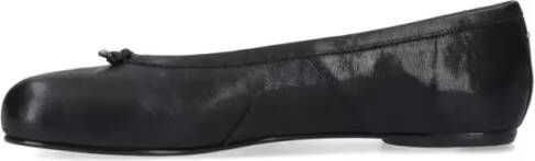Maison Margiela Black Leather Tabi Ballerinas With Signature Detai in zwart