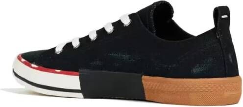 Maison Margiela Low-Top Sneakers Printed Logo Canvas Sneakers in zwart