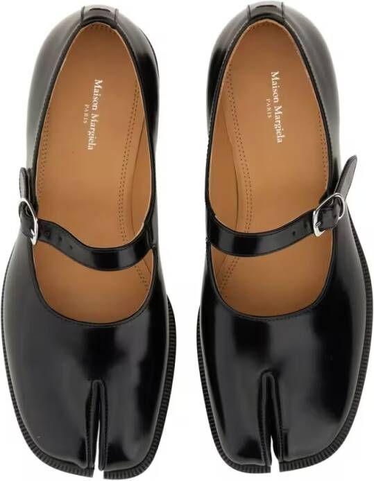 Maison Margiela Mary Jane Tabi Flats in zwart