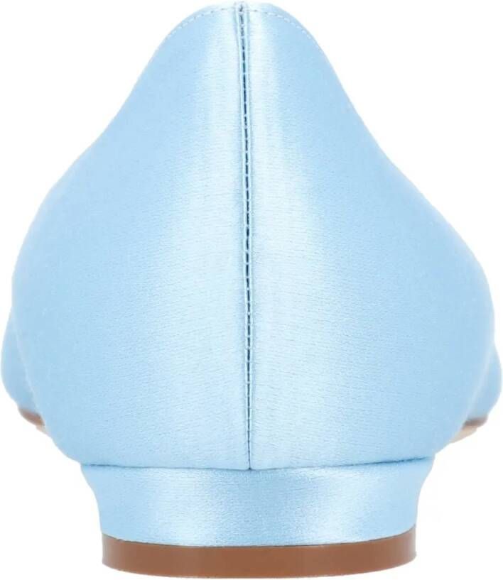 Manolo Blahnik Hangisi Flat Blue in blauw