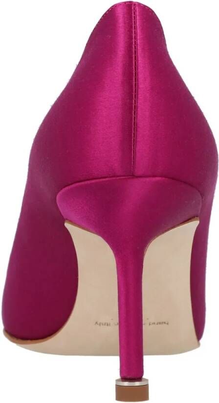 Manolo Blahnik Hoge hakken Hangisi 070 Pump Pink in roze