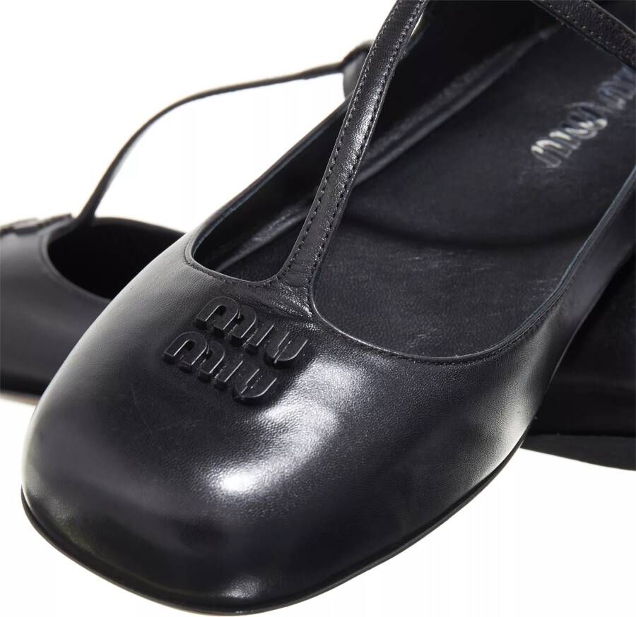 Miu Loafers Flat Woman in zwart