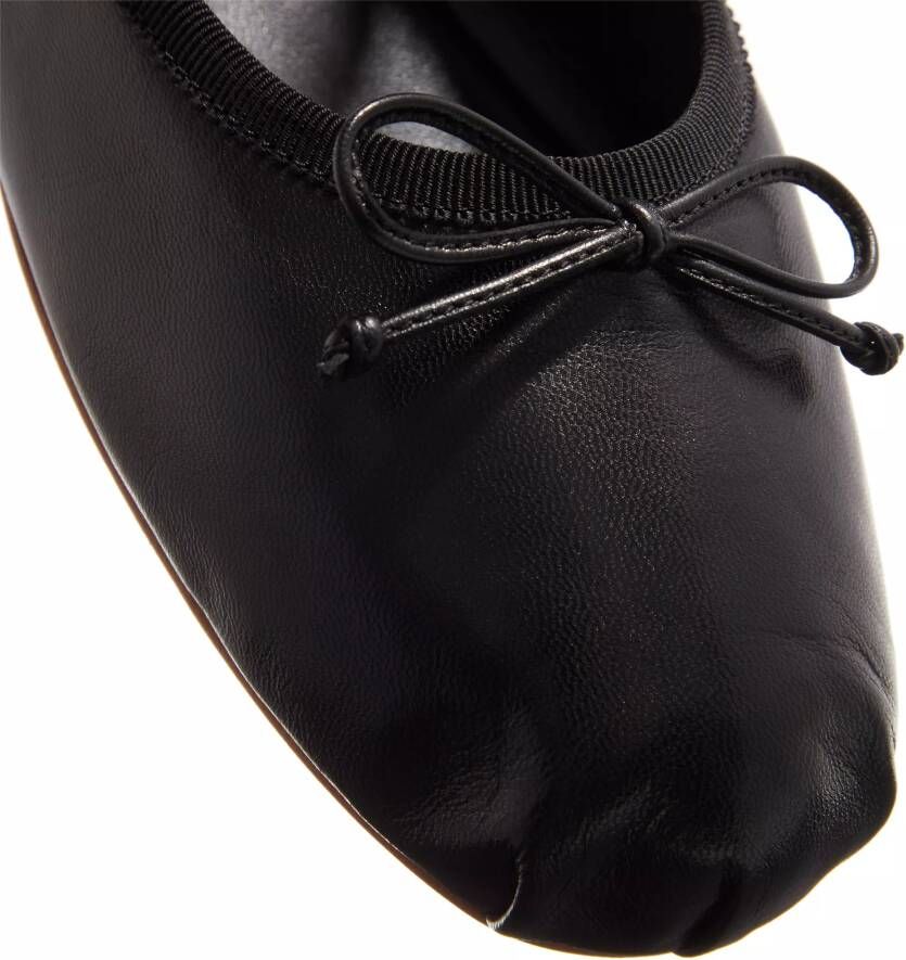 Miu Loafers & ballerina schoenen Leather Ballerinas in zwart