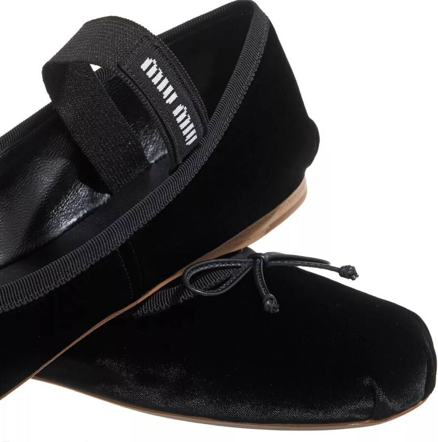 Miu Loafers & ballerina schoenen Loafers Leather in zwart