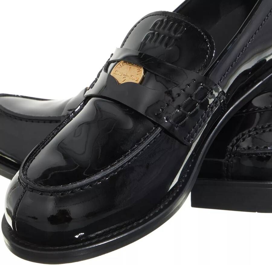 Miu Loafers & ballerina schoenen Moccasins Leather Lucida in zwart