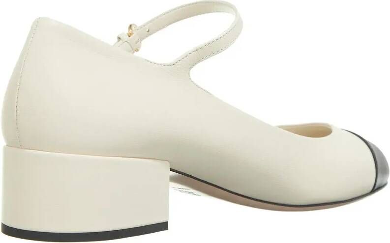 Miu Loafers Woman Two Toned Pumps in crème