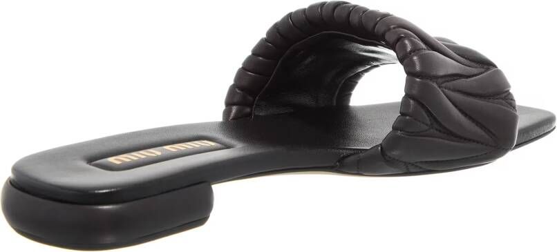 Miu Sandalen Matelasse Slides in zwart