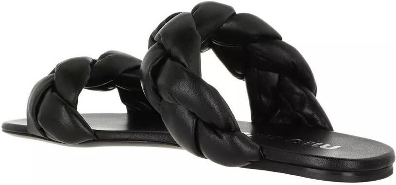 Miu Slippers Padded Slipper Leather in zwart