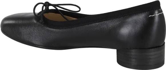 MM6 Maison Margiela Ballet Shoe With Anatomical Toe in zwart