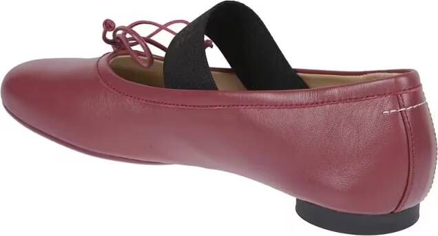 MM6 Maison Margiela Ovine Leather Ballet Shoe in rood