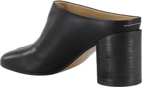 MM6 Maison Margiela Slippers & Mules Anatomical Sabot in zwart