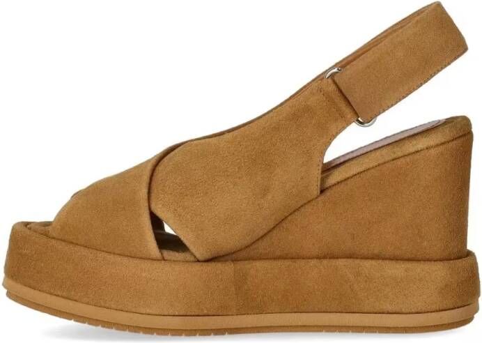 Paloma Barceló Sandalen Cora Brown Wedge Sandal in bruin