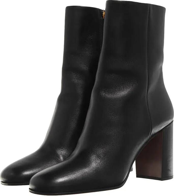 Prada Enkellaarzen Stiefelette in zwart